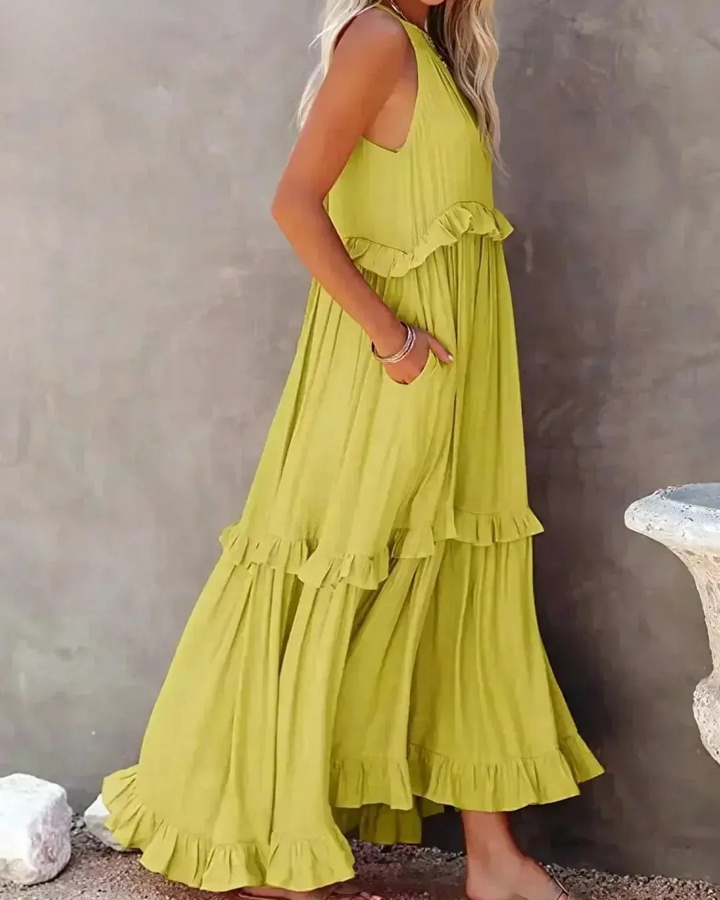 Lorena - Halterneck Dress With Ruffles and Pockets