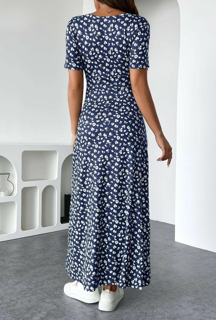 Lucia - The Elegant Floral Knit Dress